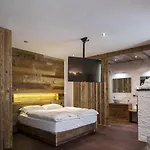 Hotel Fedaia Joy
